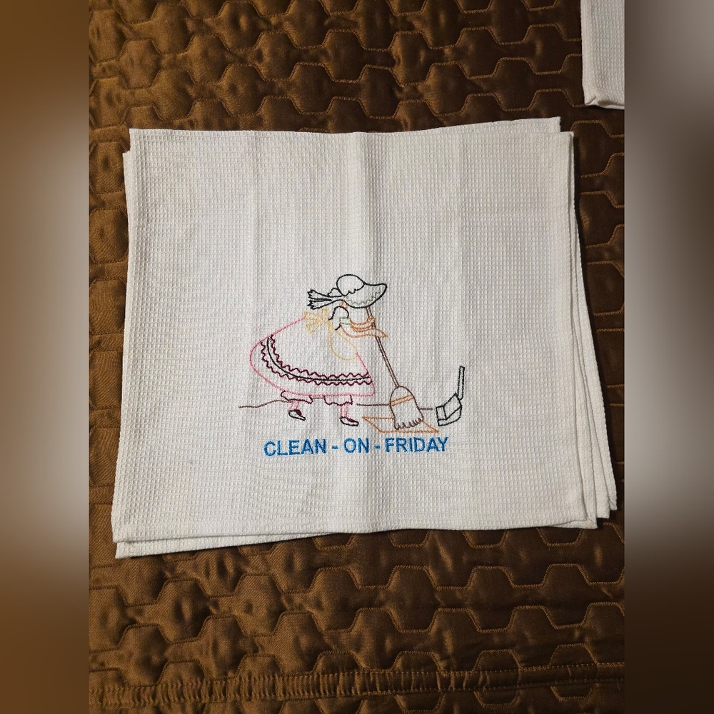 Vintage Tea Towels. Perfect Christmas Gift! - Picture 7 of 11